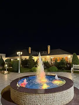 Kirayə verilir 6 otaqlı həyət evi 500 m²