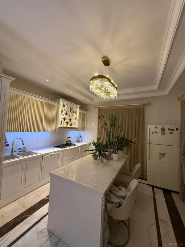 Kirayə verilir 6 otaqlı həyət evi 500 m²