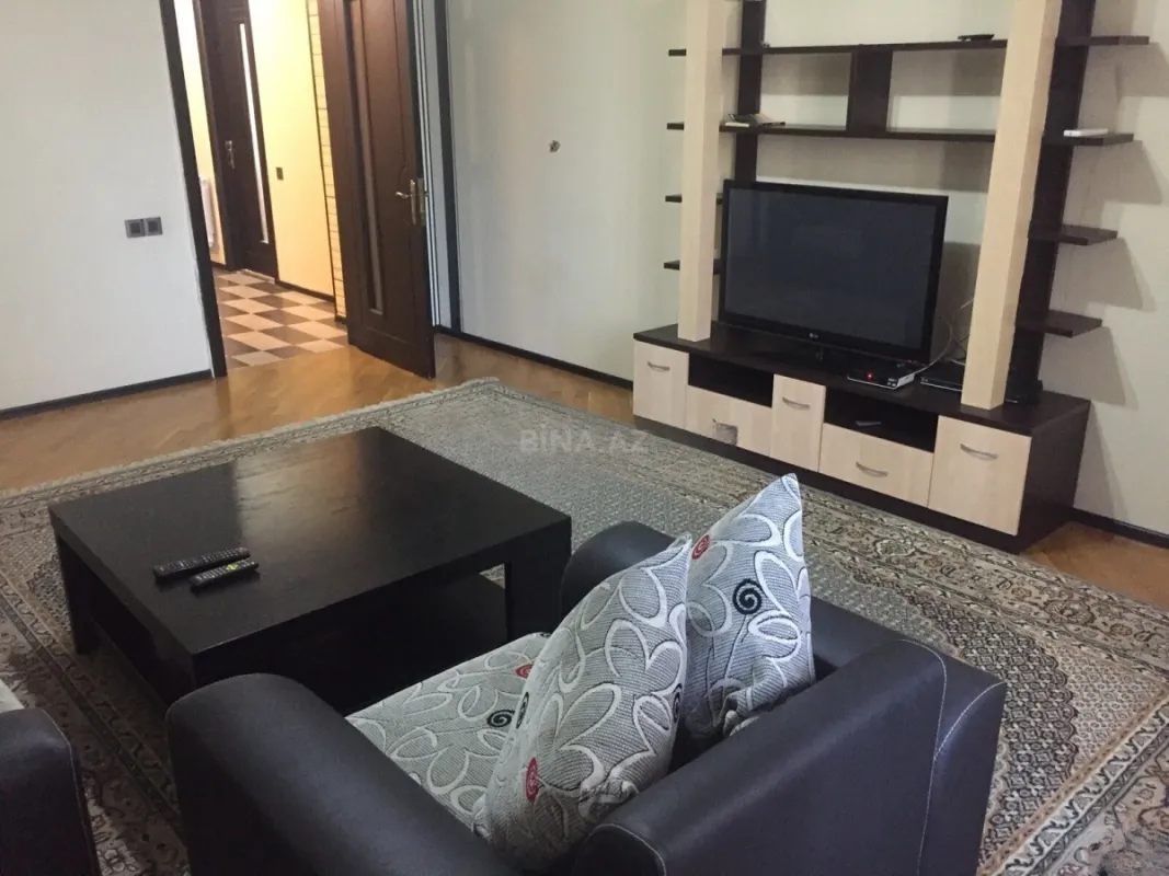 Kirayə verilir 2 otaqlı mənzil 80 m²