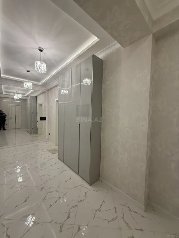 Satılır 2 otaqlı mənzil 86 m²