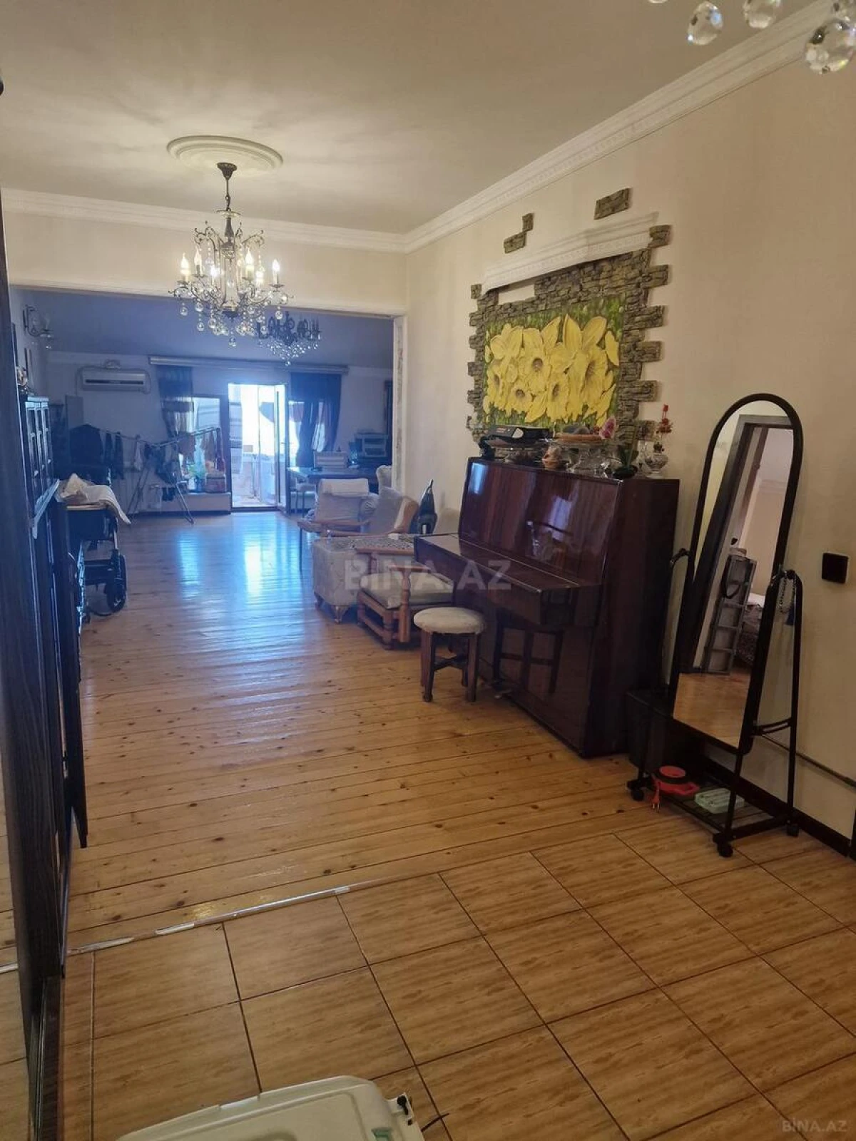Satılır 3 otaqlı mənzil 108 m²