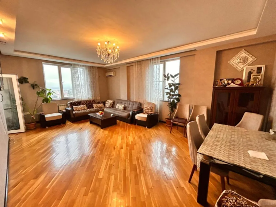 Satılır 3 otaqlı mənzil 97 m²