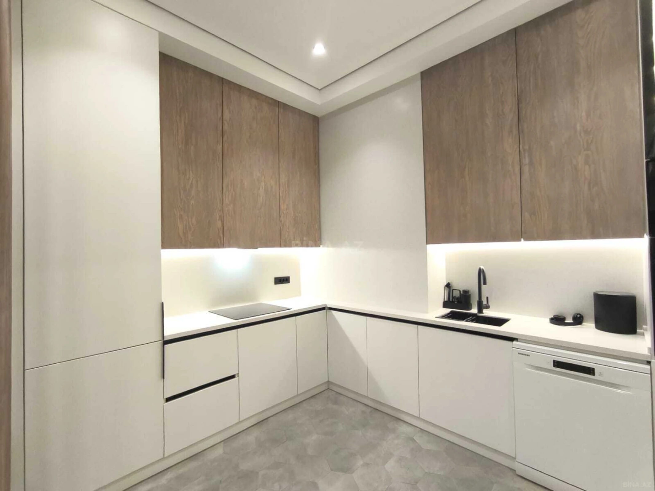 Kirayə verilir 2 otaqlı mənzil 80 m²