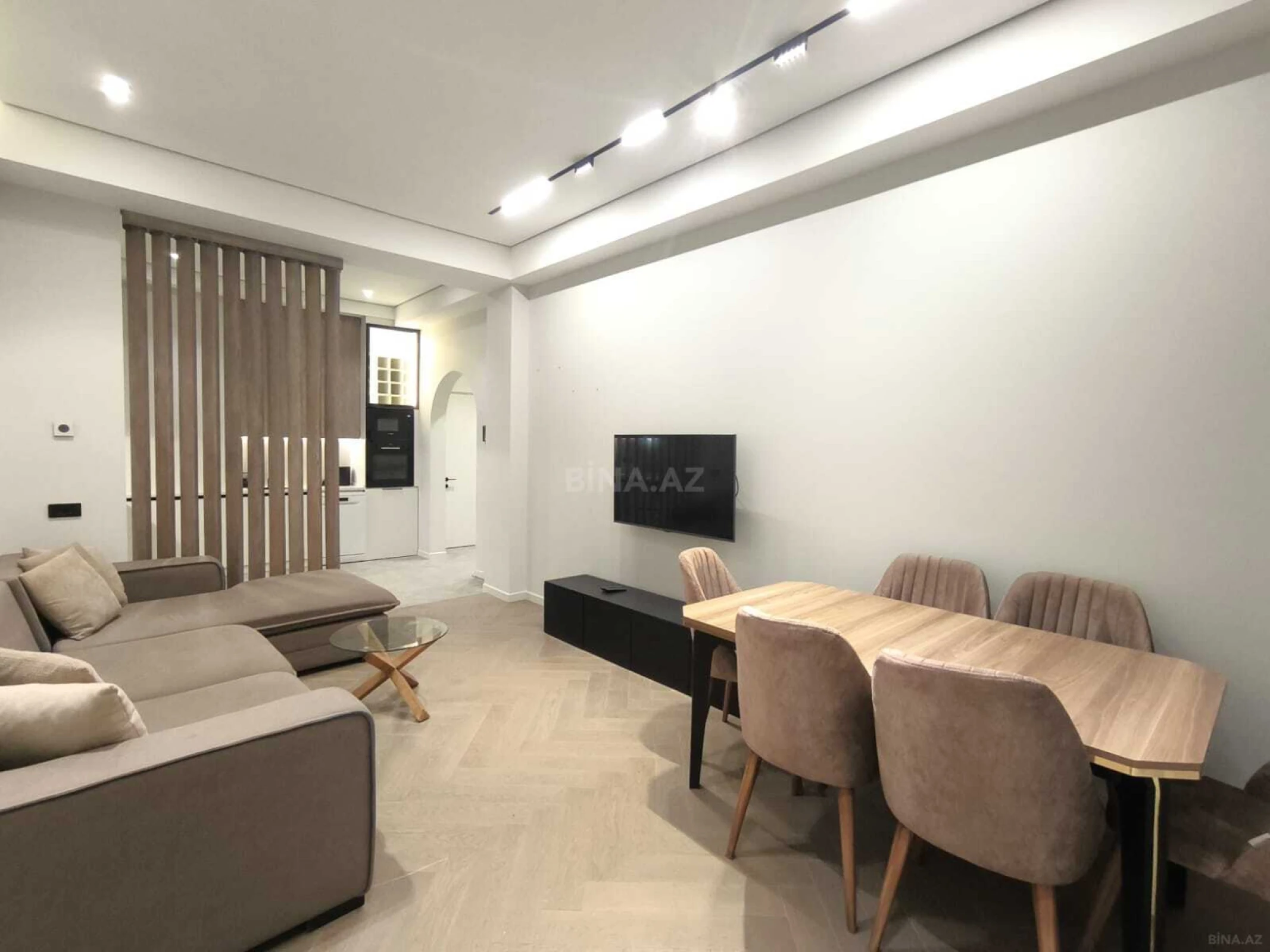 Kirayə verilir 2 otaqlı mənzil 80 m²