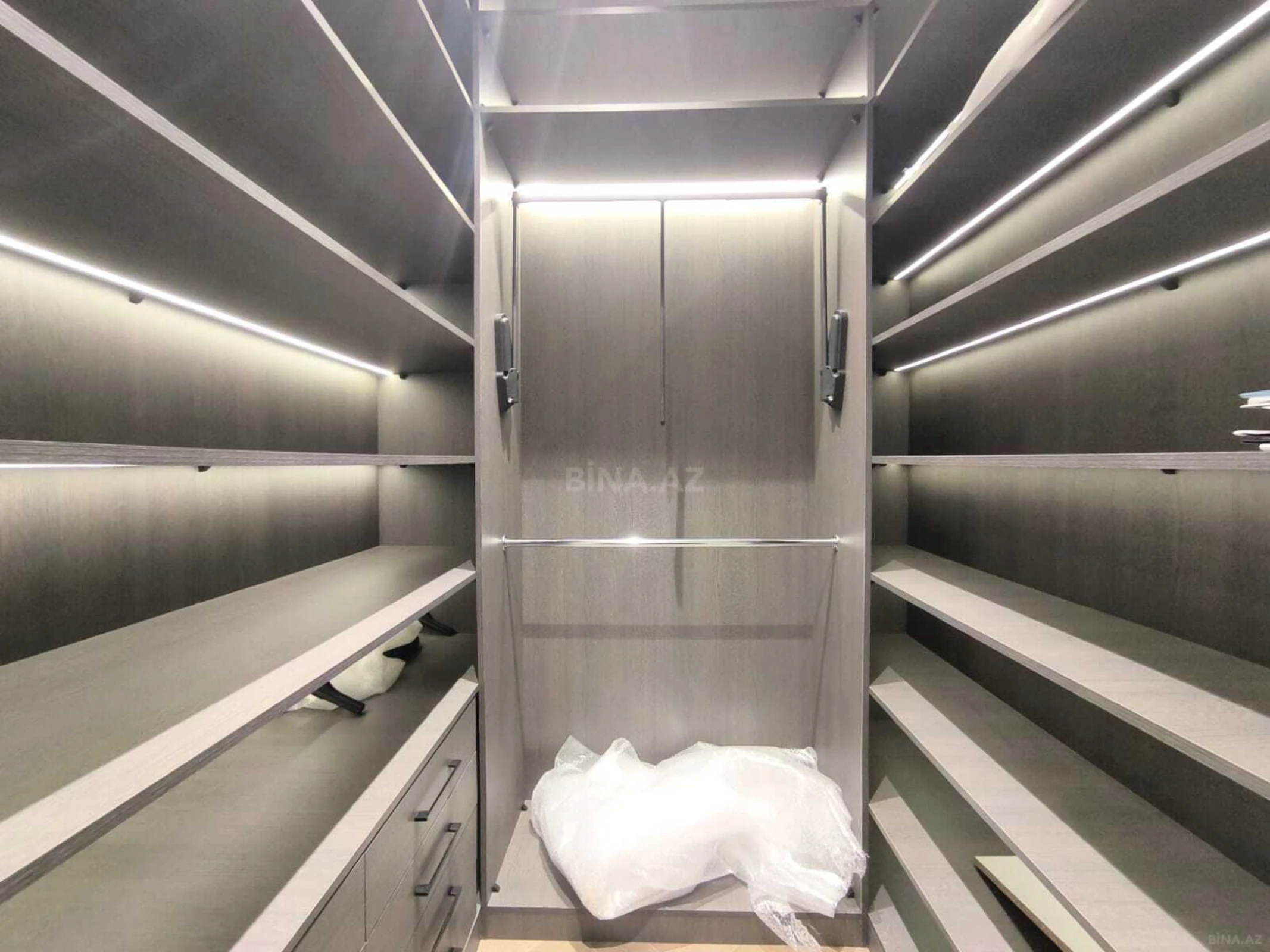 Kirayə verilir 2 otaqlı mənzil 80 m²