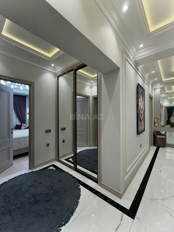 Satılır 3 otaqlı mənzil 125 m²