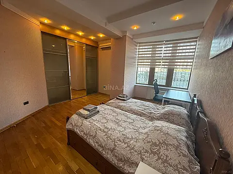 Kirayə verilir 4 otaqlı mənzil 270 m²