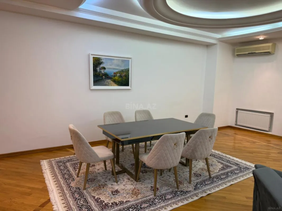 Kirayə verilir 4 otaqlı mənzil 270 m²