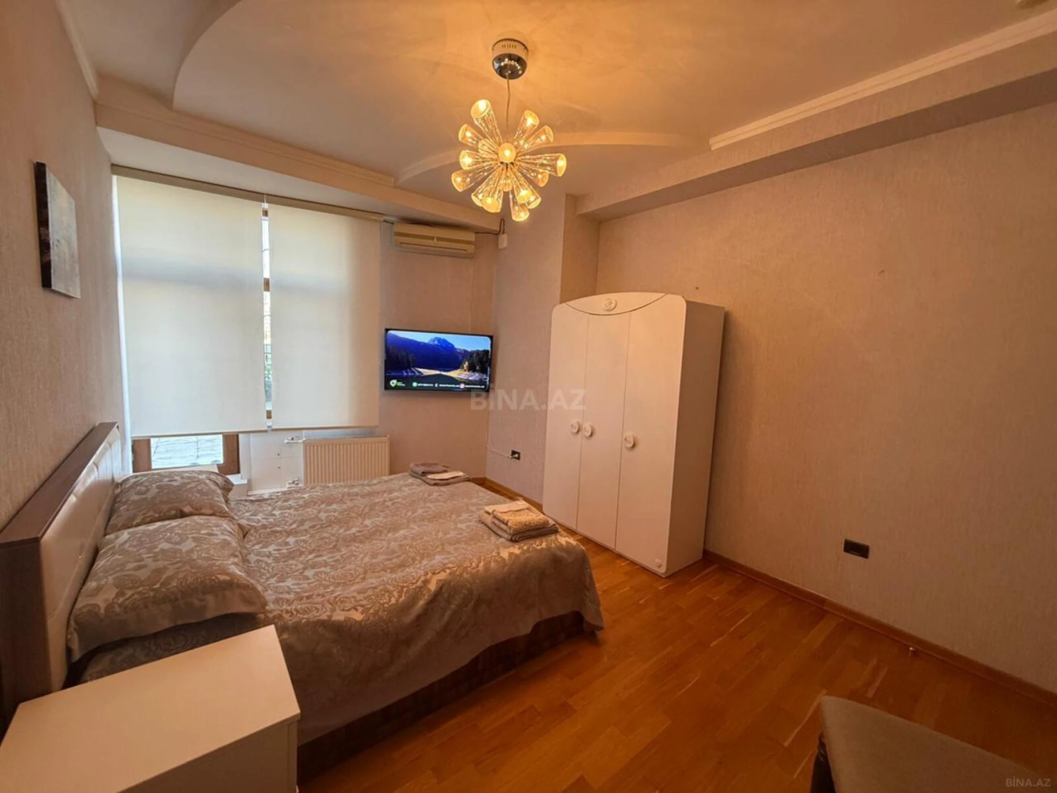 Kirayə verilir 4 otaqlı mənzil 270 m²