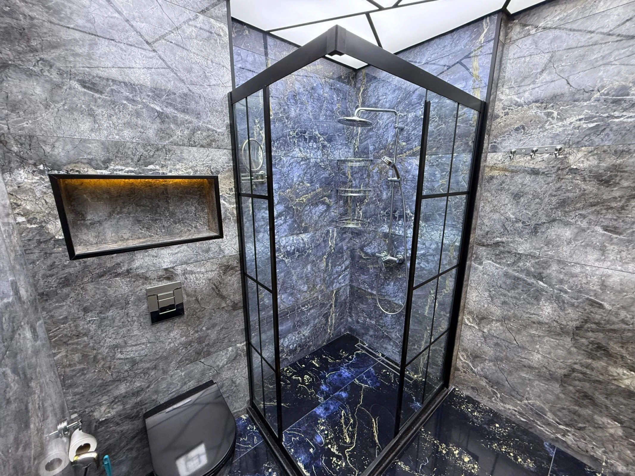 Kirayə verilir 4 otaqlı mənzil 270 m²