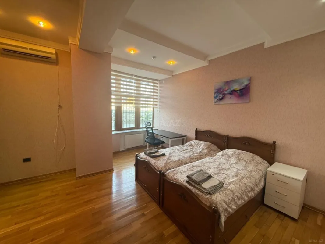 Kirayə verilir 4 otaqlı mənzil 270 m²