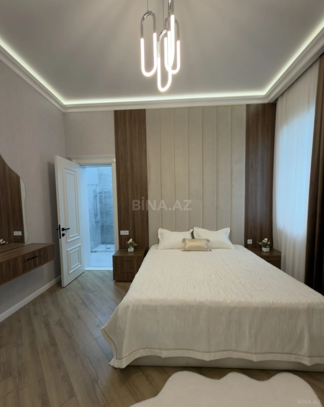 Satılır 5 otaqlı həyət evi 240 m²