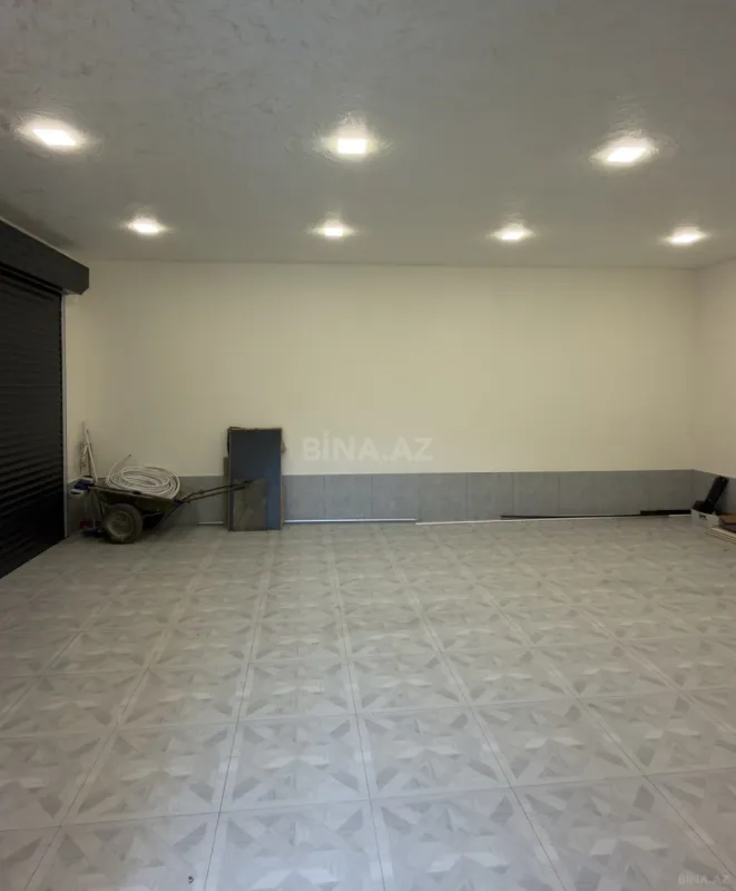 Satılır 5 otaqlı həyət evi 240 m²