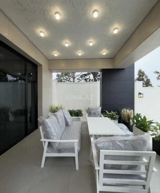Satılır 5 otaqlı həyət evi 240 m²