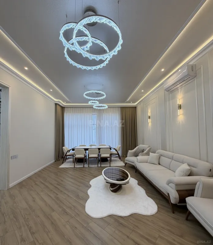 Satılır 5 otaqlı həyət evi 240 m²