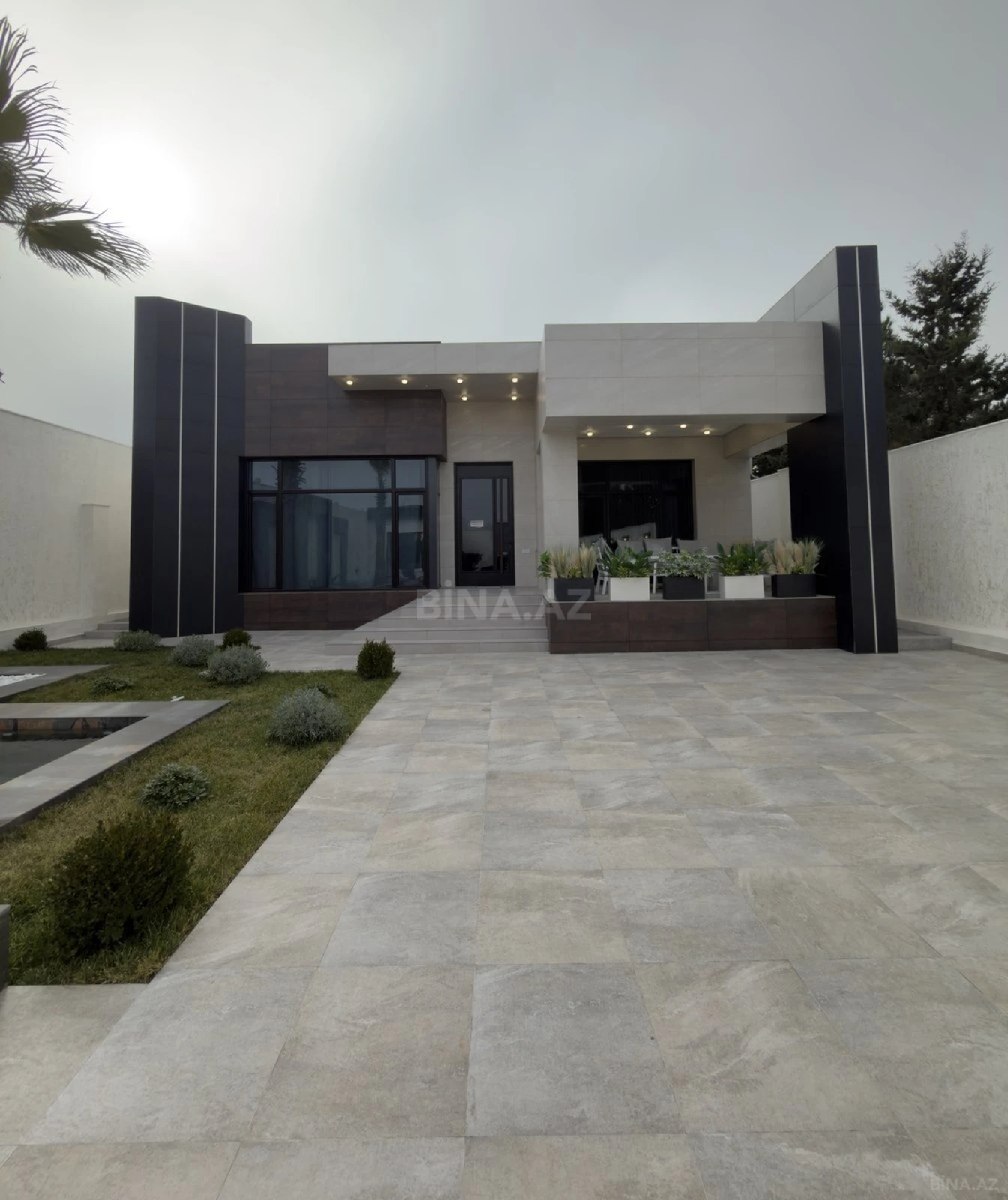 Satılır 5 otaqlı həyət evi 240 m²