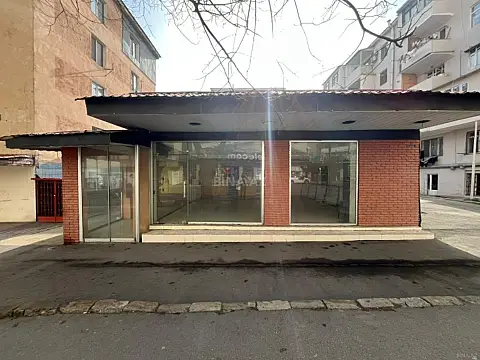 Kirayə verilir obyekt 220 m²