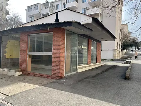 Kirayə verilir obyekt 220 m²