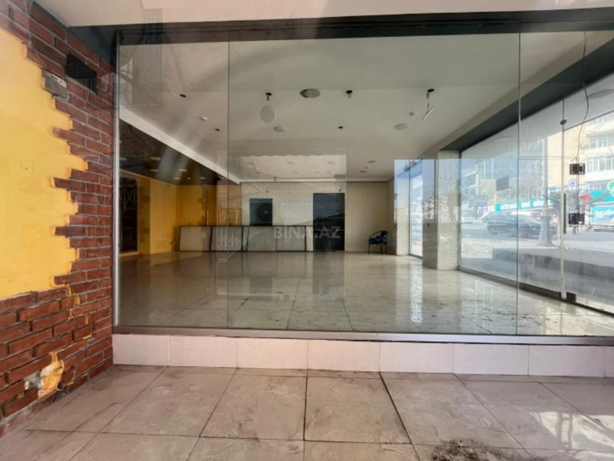 Kirayə verilir obyekt 220 m²