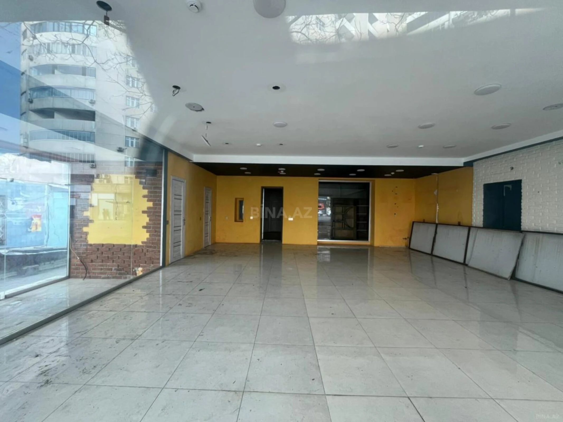 Kirayə verilir obyekt 220 m²