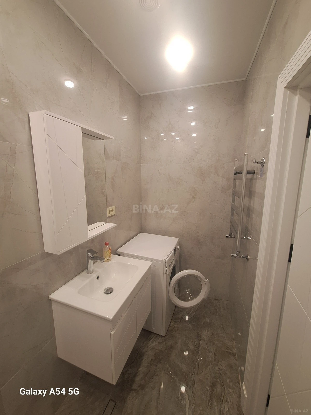 Satılır 2 otaqlı mənzil 51 m²