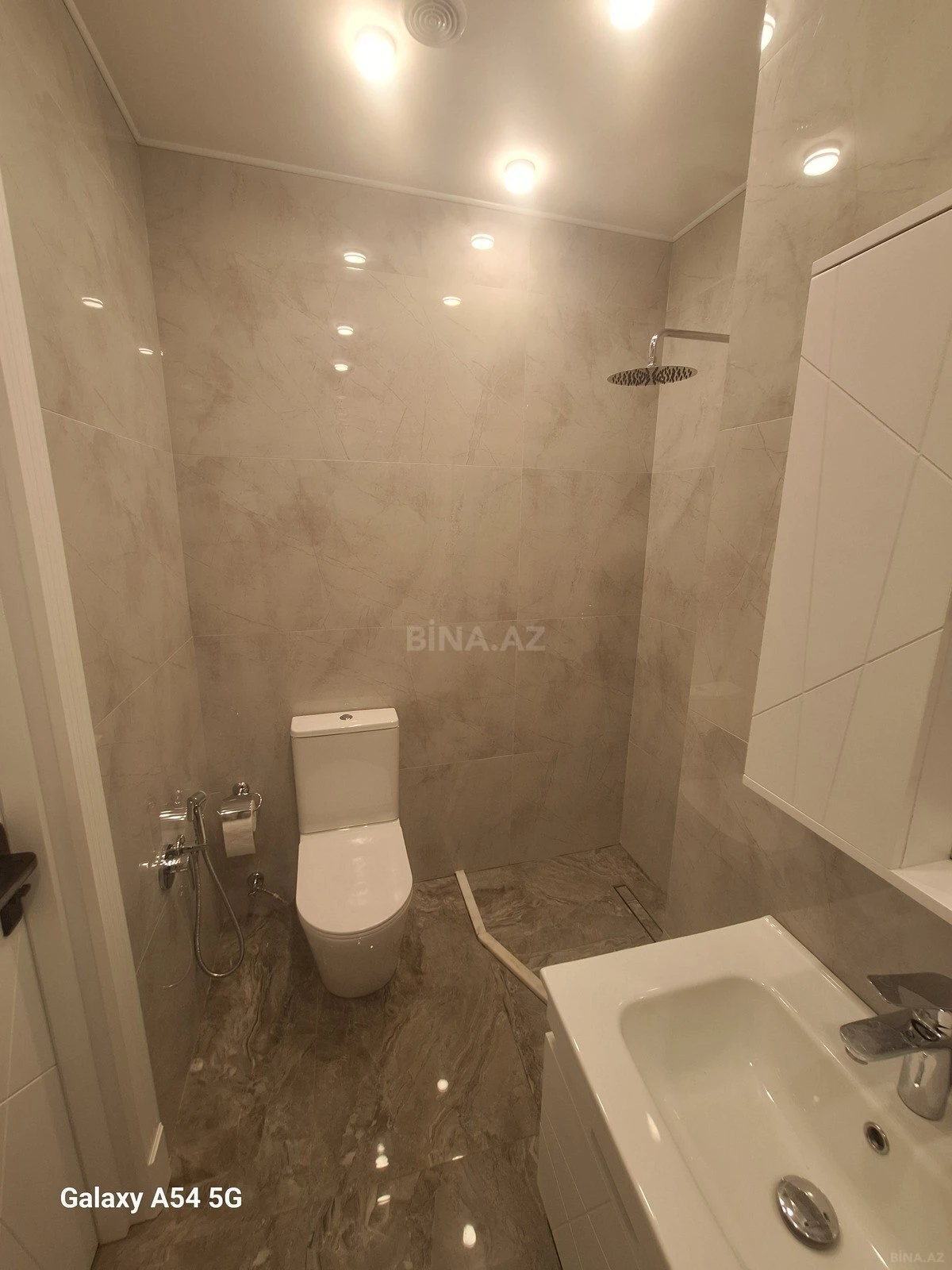 Satılır 2 otaqlı mənzil 51 m²
