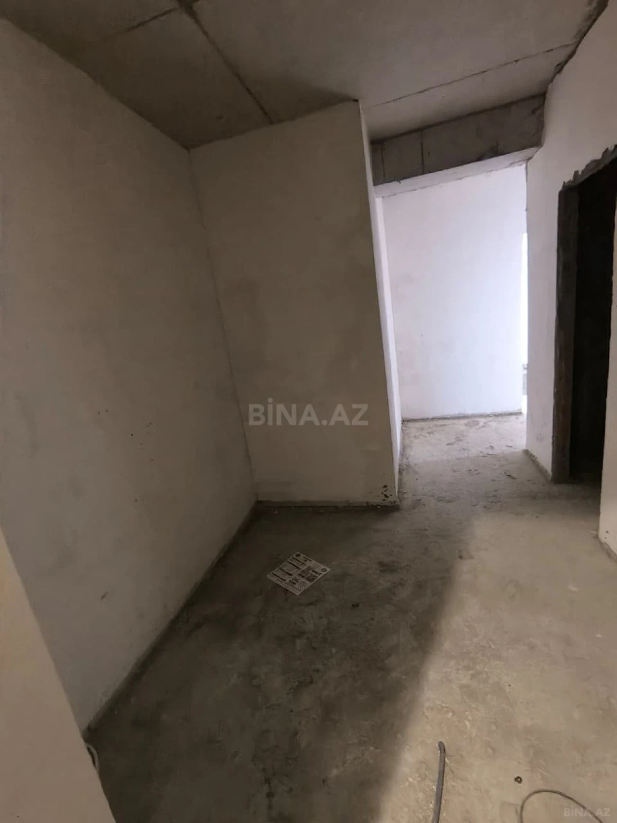 Satılır 3 otaqlı mənzil 98 m²