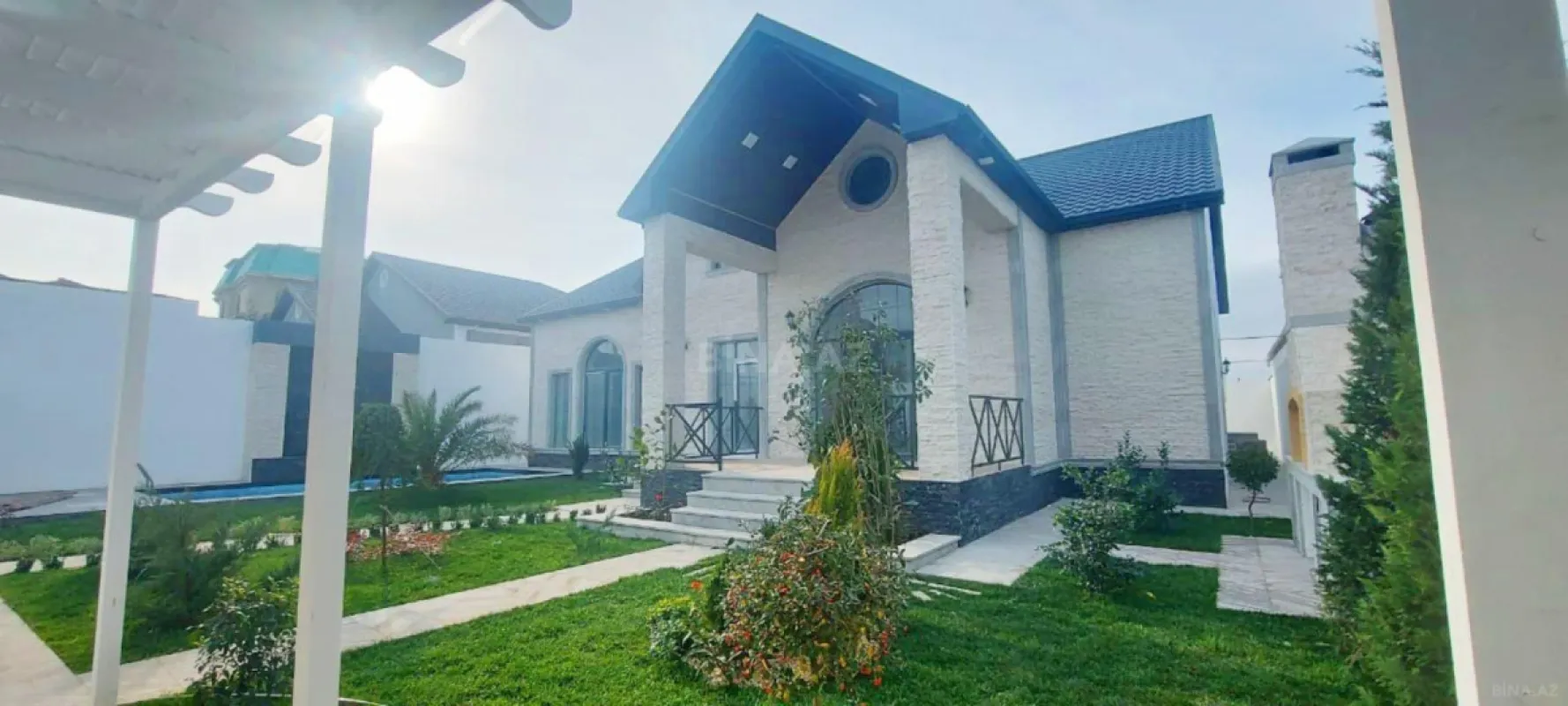 Satılır 5 otaqlı həyət evi 260 m²