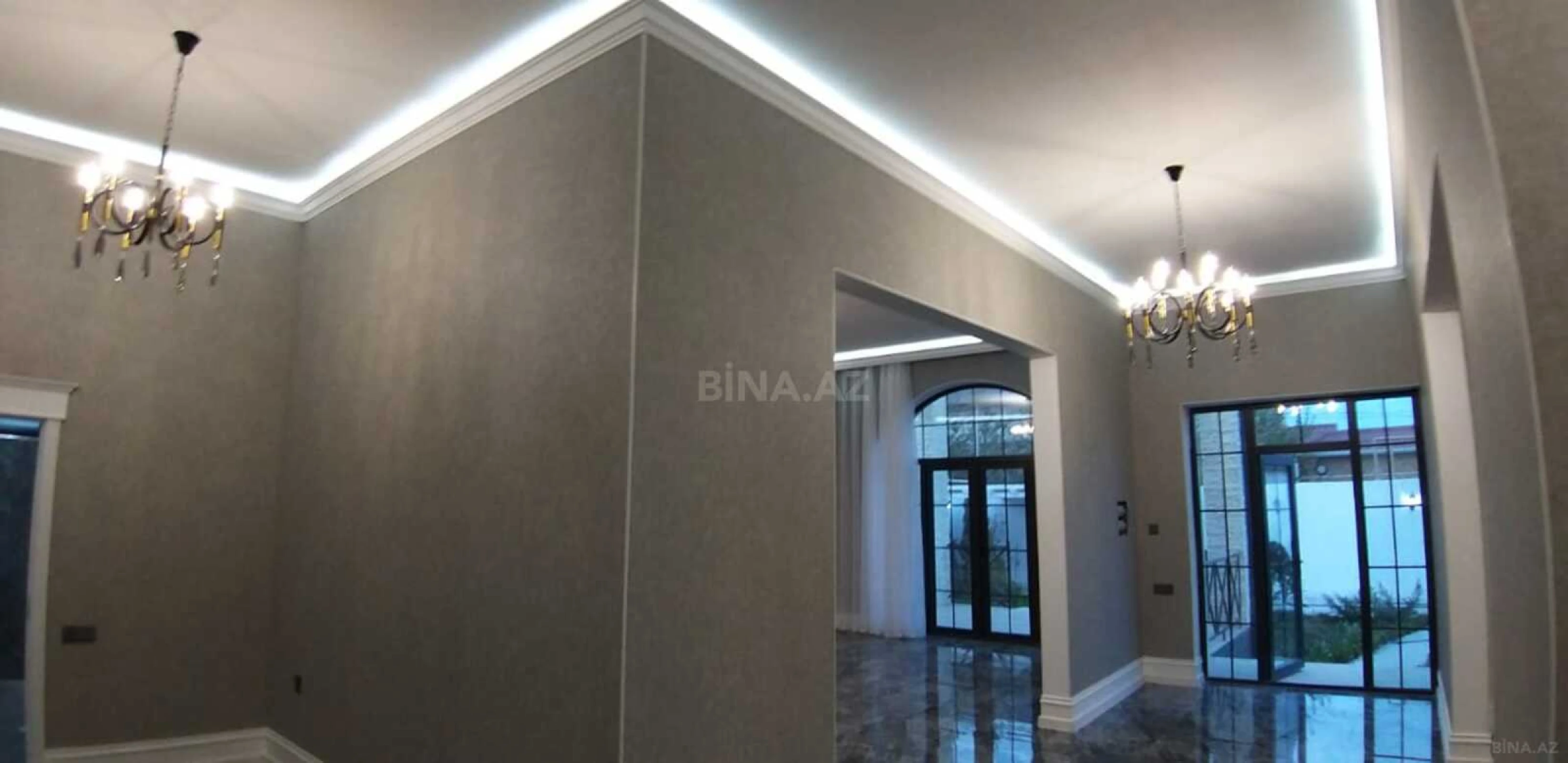 Satılır 5 otaqlı həyət evi 260 m²