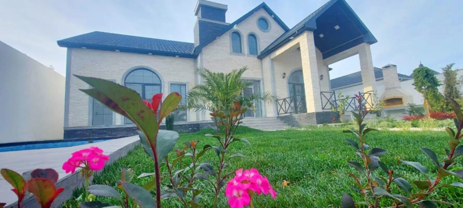 Satılır 5 otaqlı həyət evi 260 m²