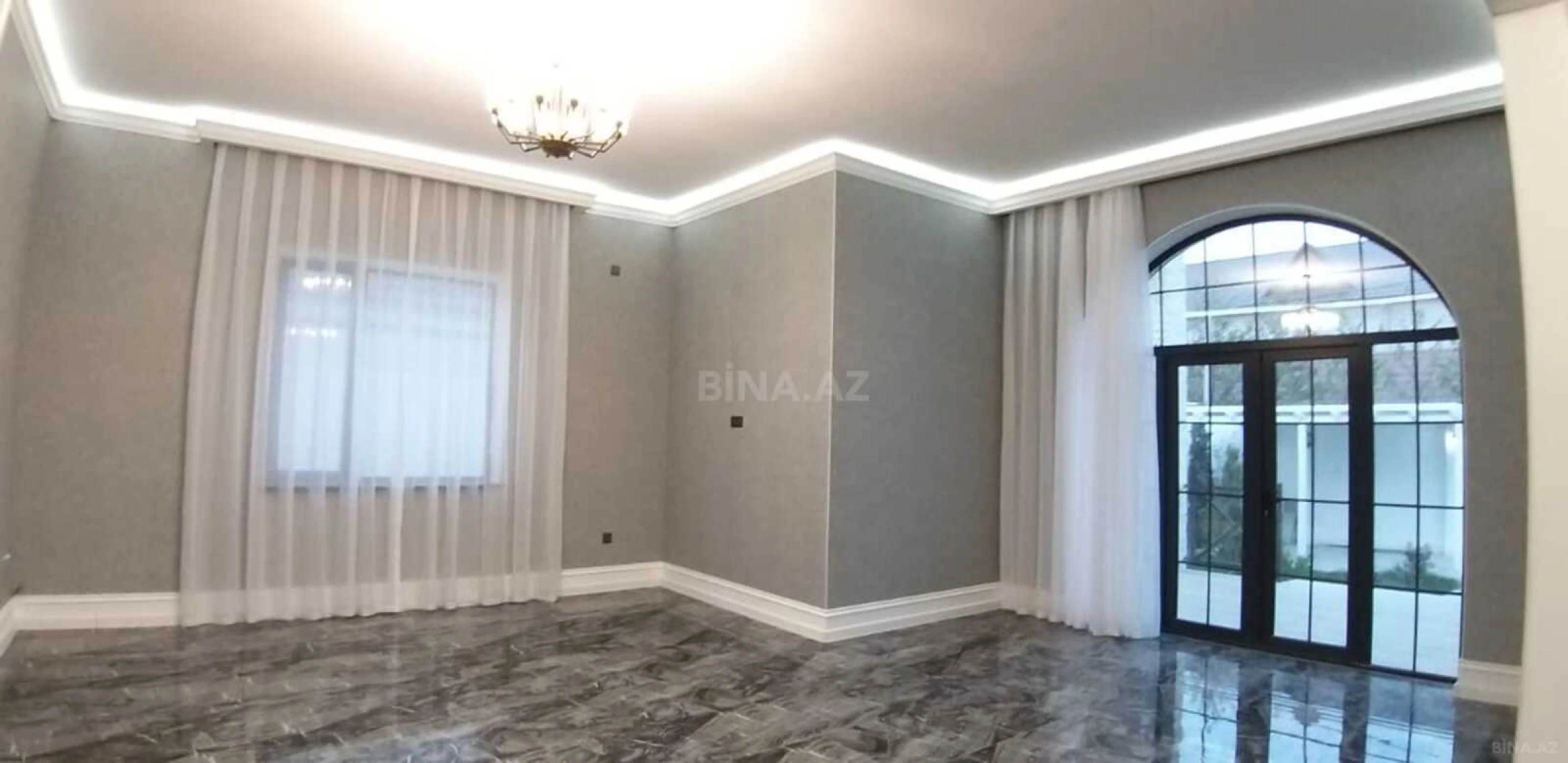 Satılır 5 otaqlı həyət evi 260 m²