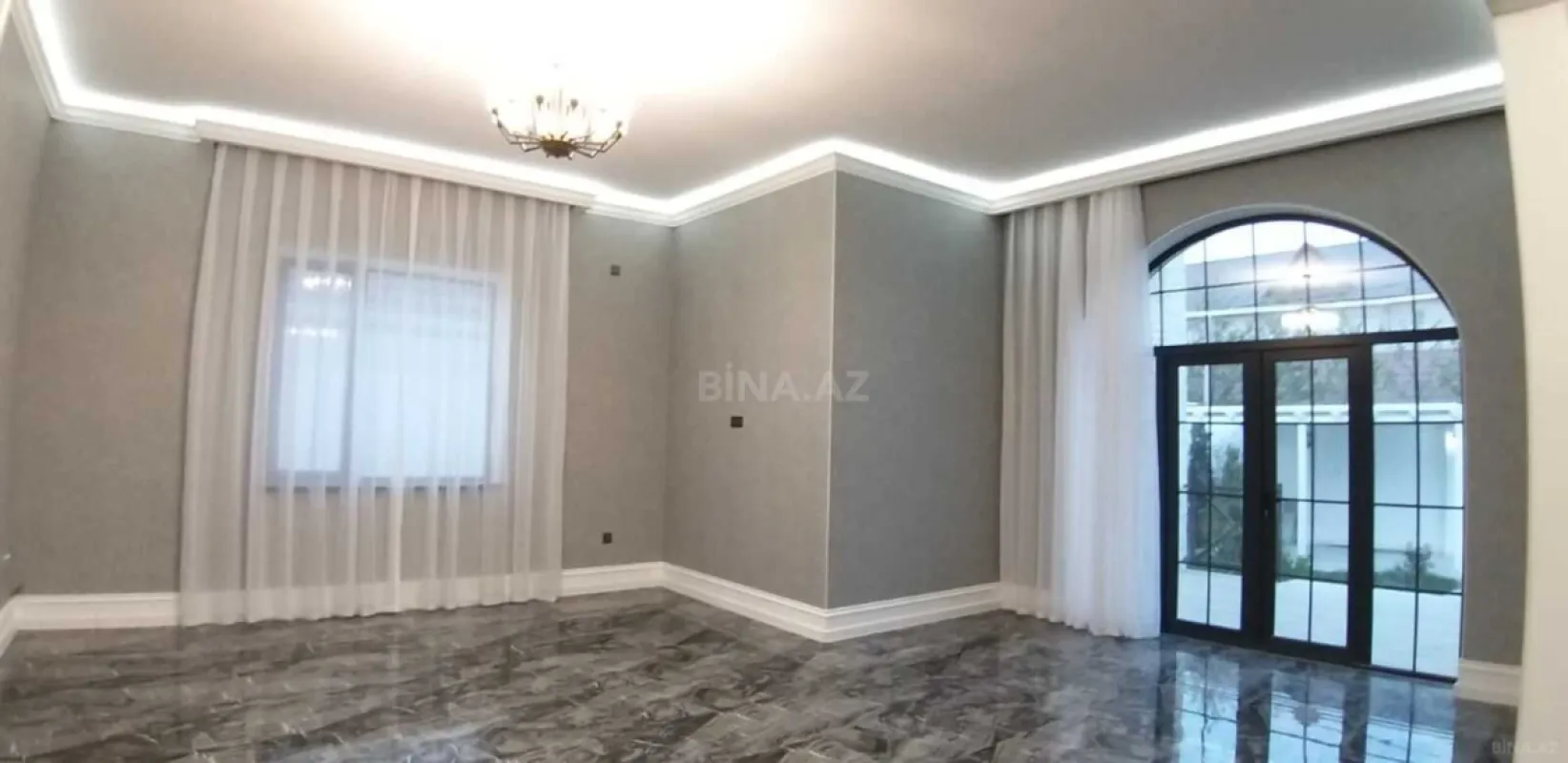 Satılır 5 otaqlı həyət evi 260 m²