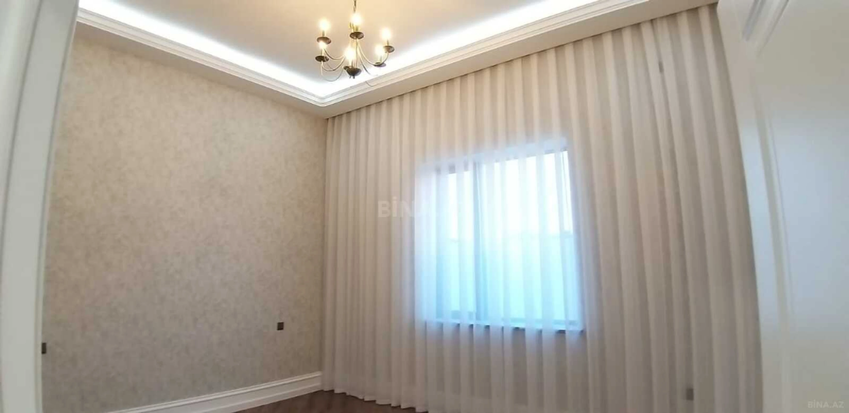 Satılır 5 otaqlı həyət evi 260 m²