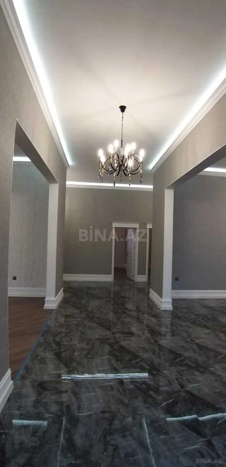 Satılır 5 otaqlı həyət evi 260 m²