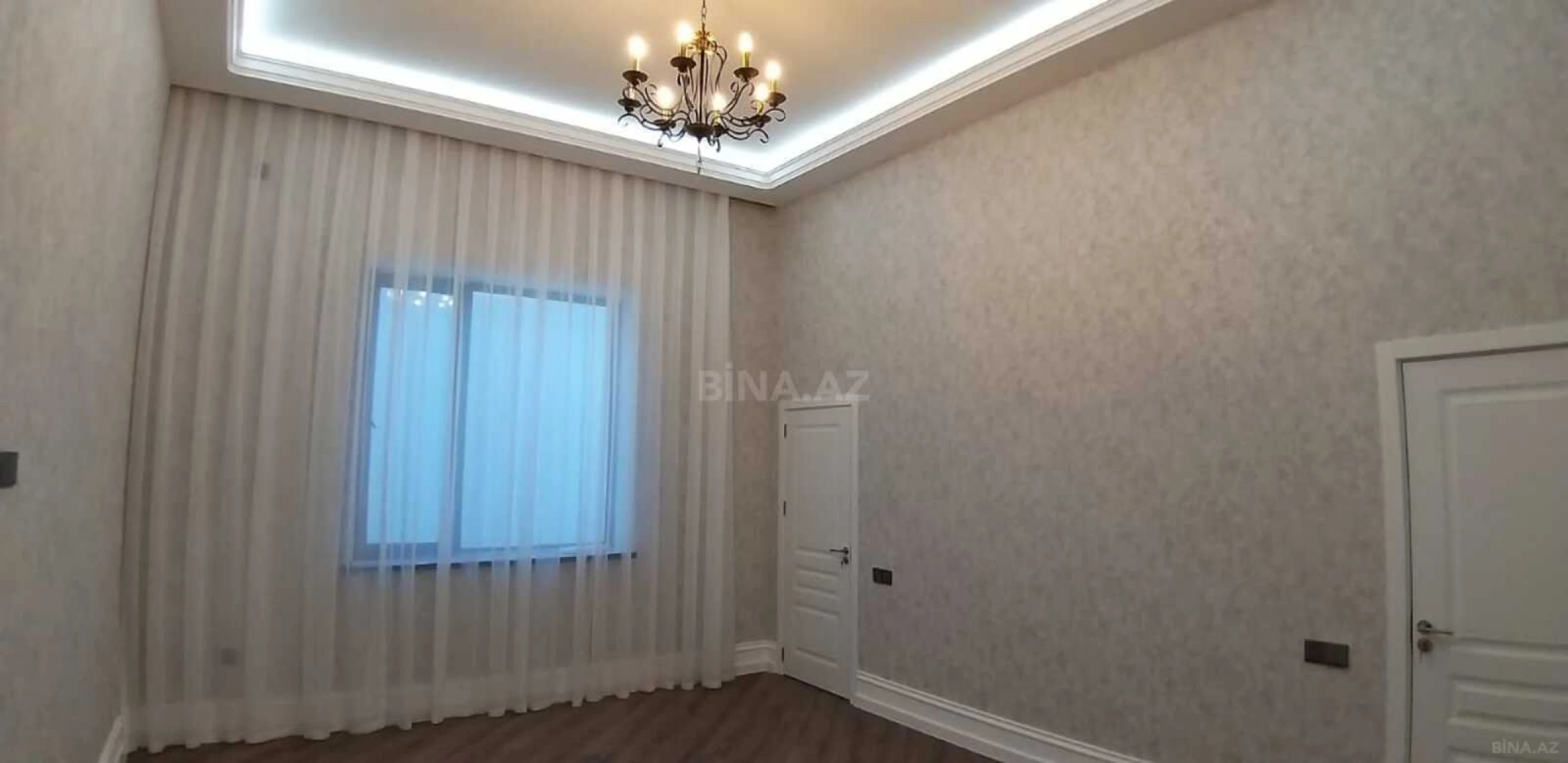 Satılır 5 otaqlı həyət evi 260 m²