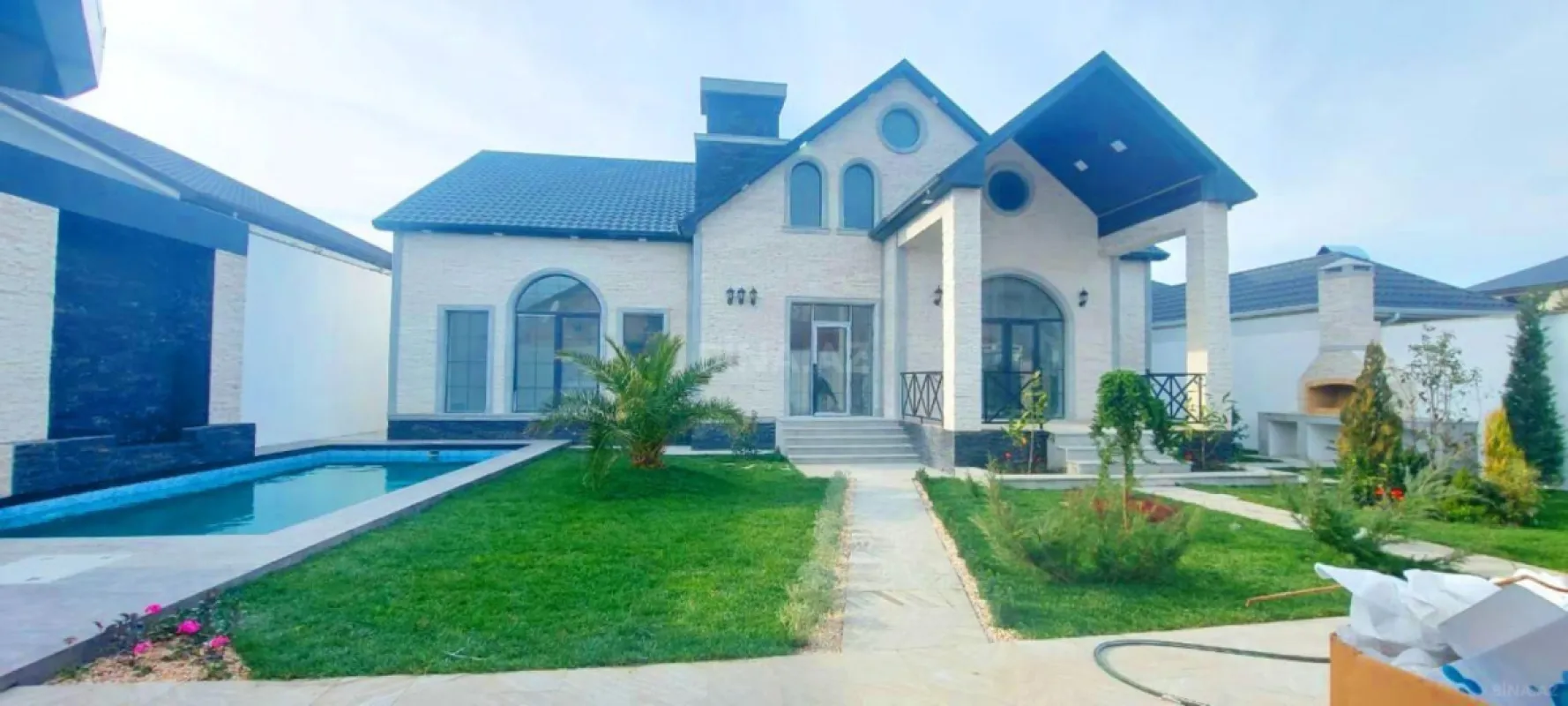 Satılır 5 otaqlı həyət evi 260 m²