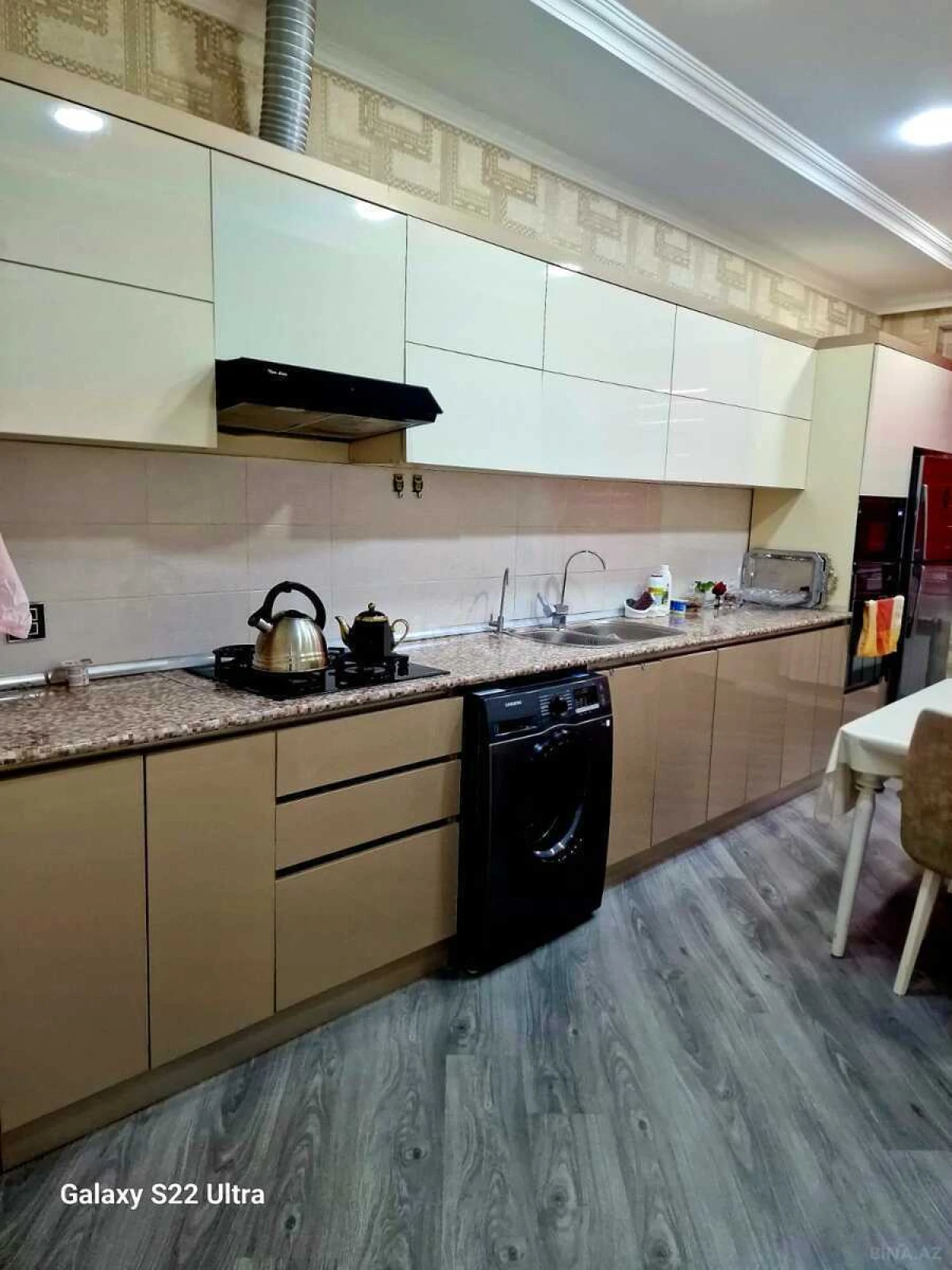 Satılır 3 otaqlı mənzil 126 m²