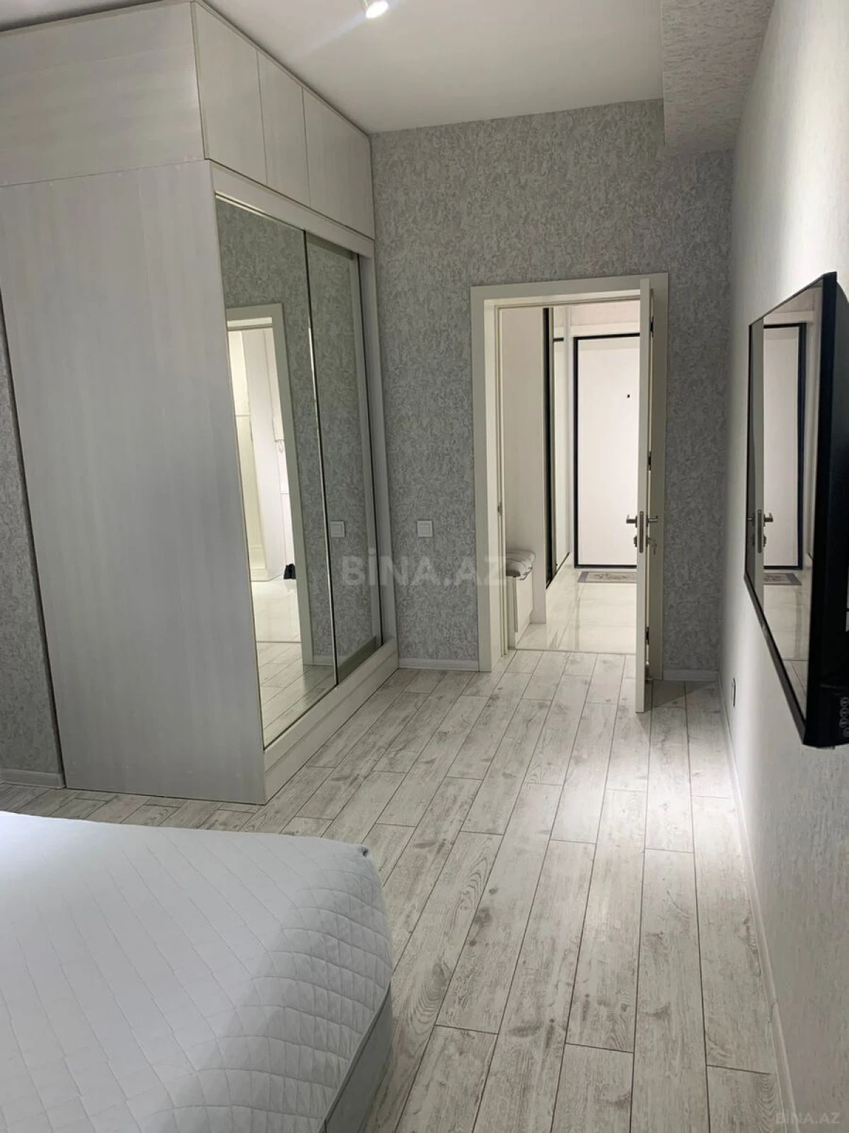 Satılır 2 otaqlı mənzil 61 m²