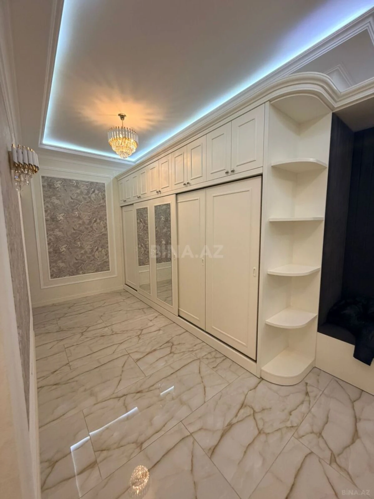 Kirayə verilir 2 otaqlı mənzil 125 m²