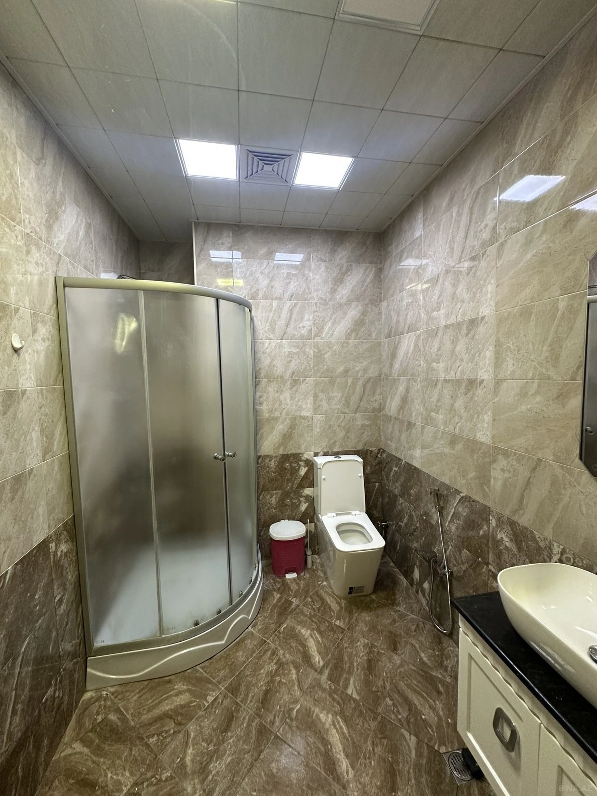 Kirayə verilir 3 otaqlı mənzil 77 m²