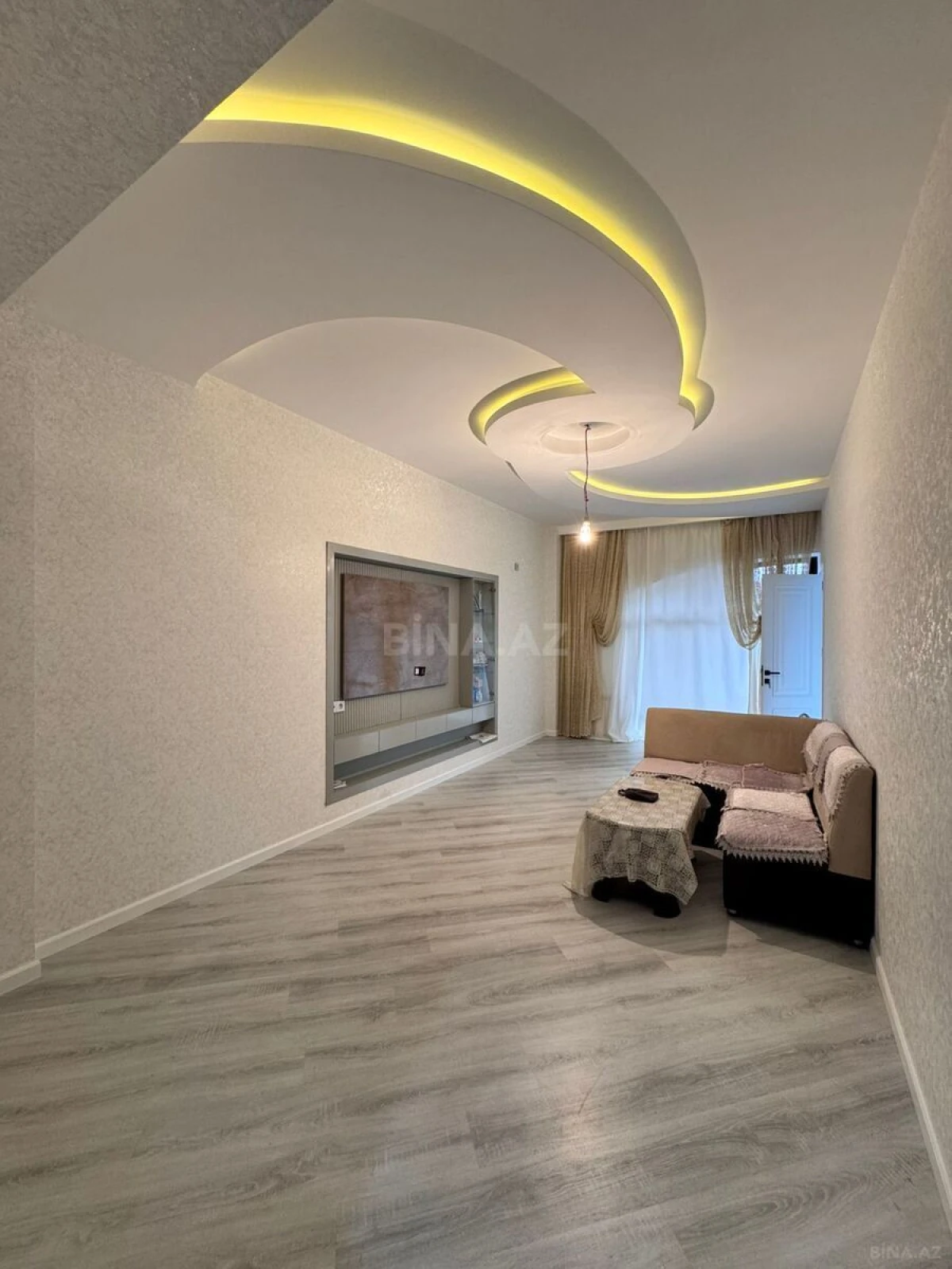 Satılır 2 otaqlı mənzil 65 m²