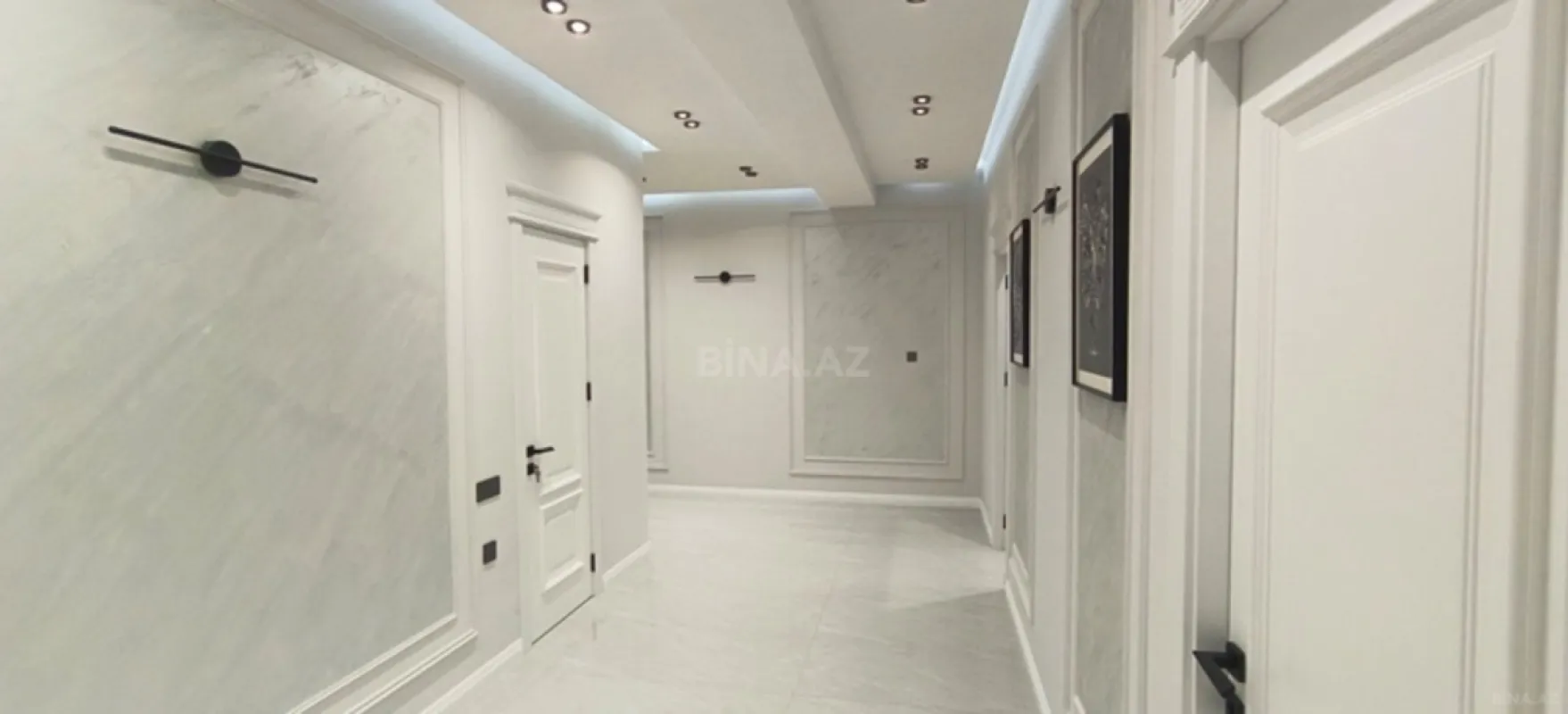 Satılır 3 otaqlı mənzil 131 m²