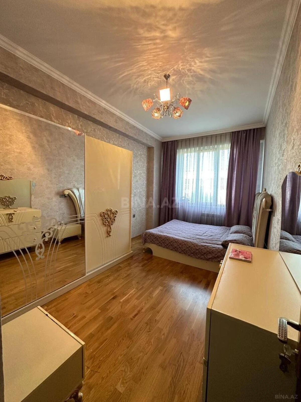 Satılır 2 otaqlı mənzil 72 m²