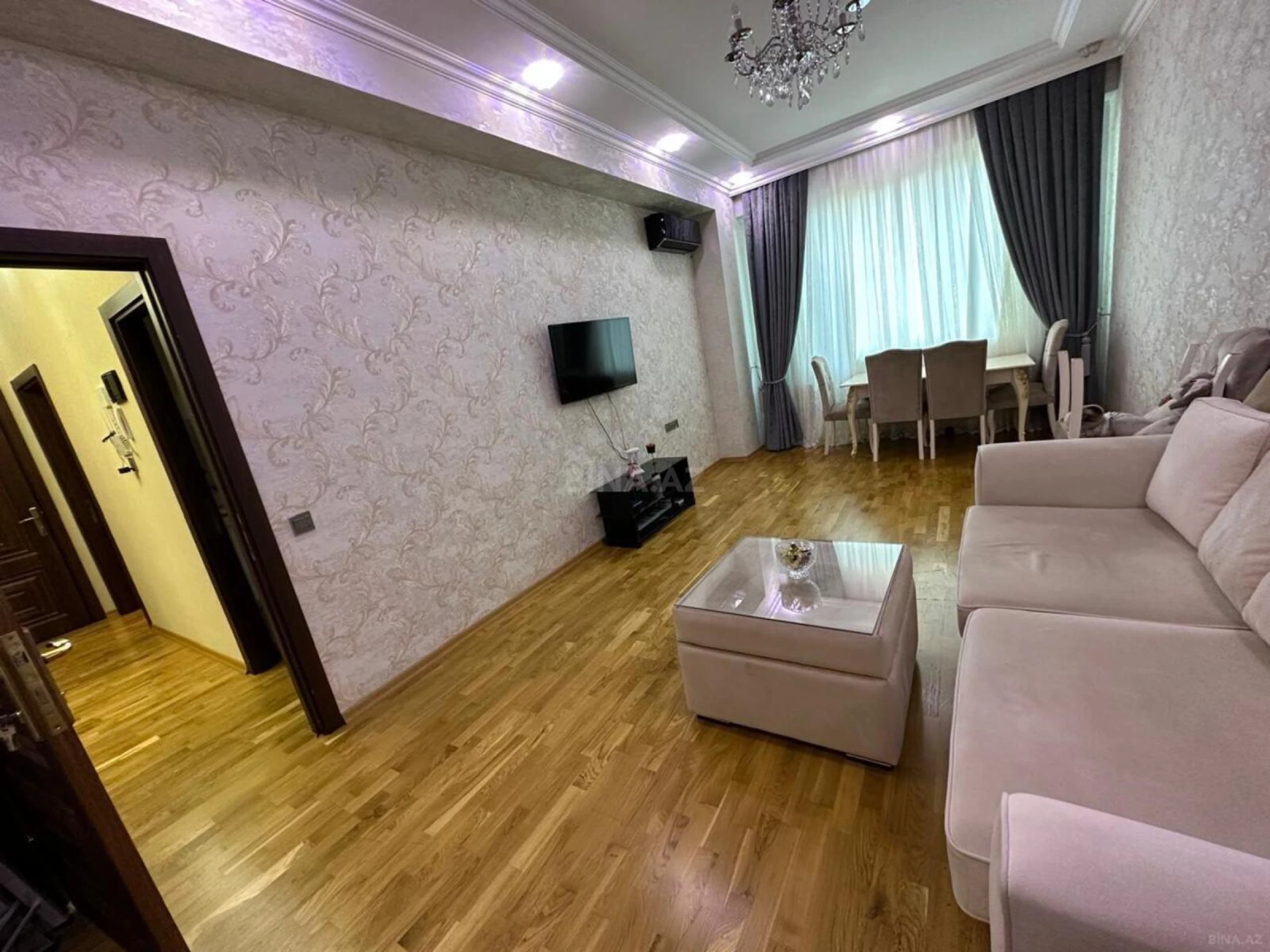 Satılır 2 otaqlı mənzil 72 m²