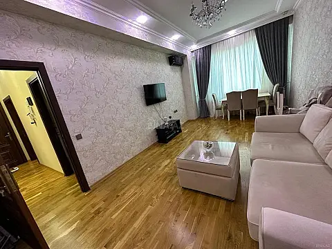 Satılır 2 otaqlı mənzil 72 m²