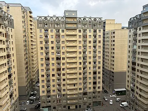 Satılır 2 otaqlı mənzil 72 m²