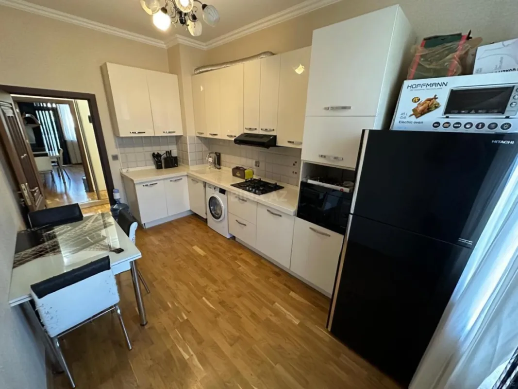 Satılır 2 otaqlı mənzil 72 m²