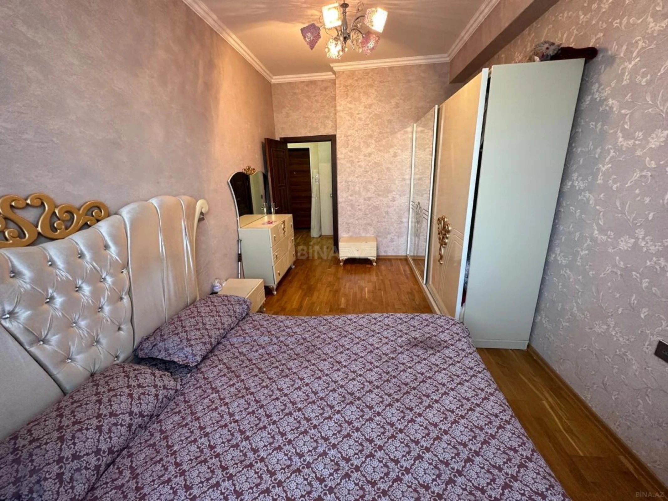 Satılır 2 otaqlı mənzil 72 m²