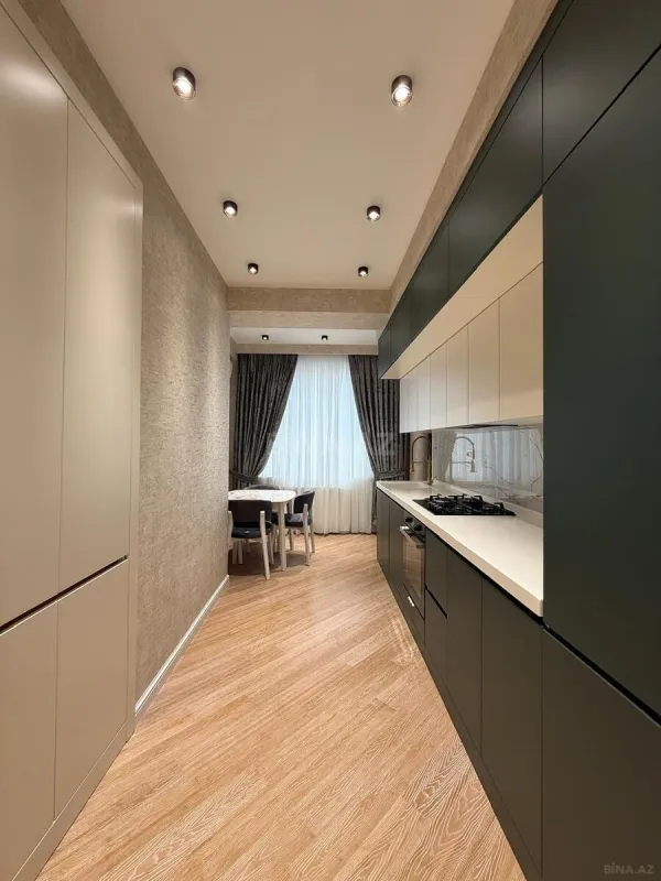 Satılır 3 otaqlı mənzil 125 m²
