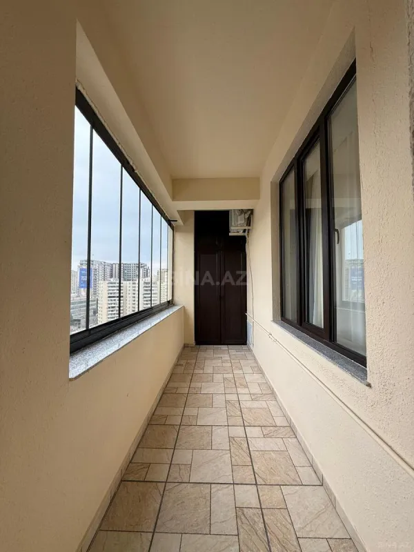Satılır 3 otaqlı mənzil 125 m²